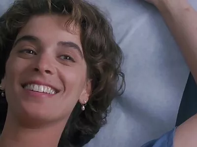 Man kan zijn stiefzus niet weerstaan ​​omdat ze erotische sex filmpjes sexy en dronken is