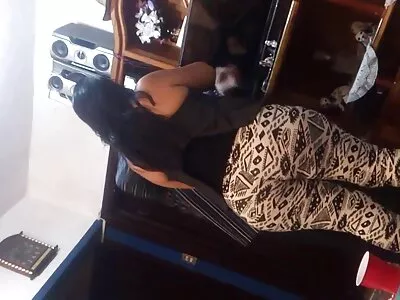 Mooie blonde babe is krols en wil heel graag free sex filmpjes zijn pik