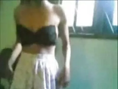 Koppel beste sex filmpjes begint ochtend met tedere affaire in woonkamer