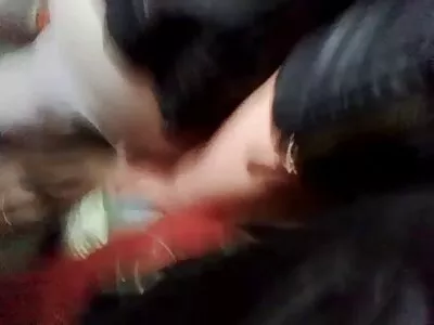 Hongaarse teef geeft gratis lange sexfilmpjes een pijpbeurt en dan boort een harde penis in kontgat