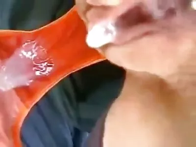Verleidelijke diva geeft vriendje anale bevrediging online sexfilmpjes met strapon