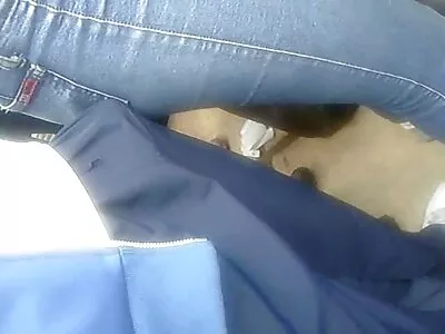 Brunette college babe gevingerd en geneukt door een enorme sexfilmpjes lul