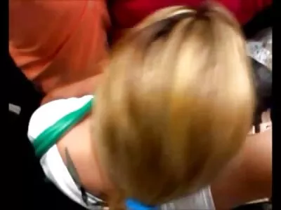 Chick is net naar de gratis korte sexfilmpjes pornoproducent gekomen om zijn gastvrijheid te tonen