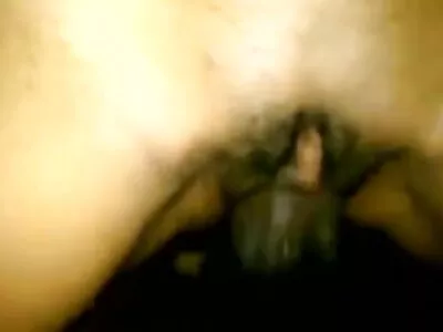 Na  een pijpbeurt in de buitenlucht wil de sletterige blonde meer lullen