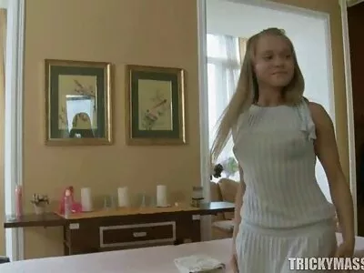 Brunette Tsjechische lezzy vuisten vagina van vriendin met kort haar harde sex filmpjes