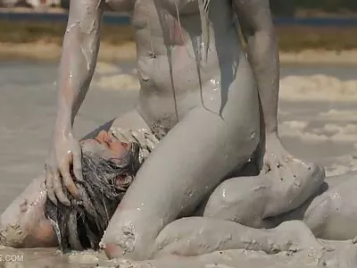 Kantoorslet had een erg vieze sex filmpjes lesbie gangbang-droom met BBC