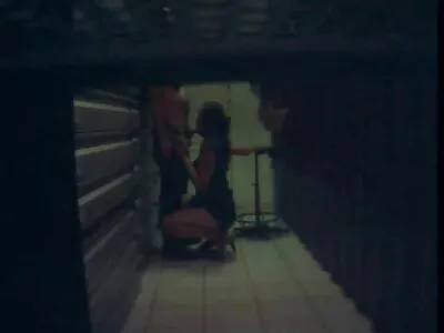 Latina tiener met grote gratis sexfilmpjes tieten wordt geramd door haar blanke stiefvader