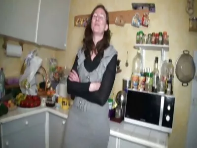 Schattige blonde tiener wordt amateur sex filmpjes geteisterd door haar zwarte stiefbroer