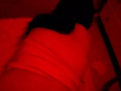 Nickey Huntsman huilt bijna terwijl hij een deepthroat gratis gay sex filmpjes pijpbeurt geeft