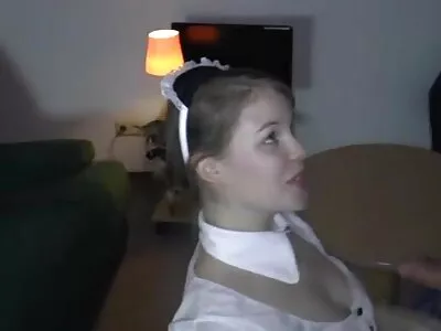 Bibi Noel wikkelt haar lesbische sexfilmpjes pijpen lippen rond de pervers lul.