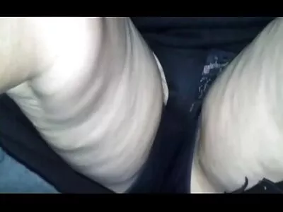 Stoute brunette slavin wordt free sex filmpjes hard in haar poesje genaaid