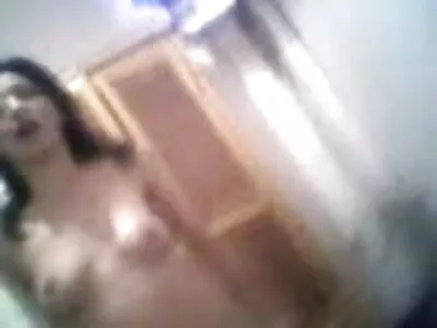 Pittig Latina meisje wordt geneukt  in POV-achtige actie