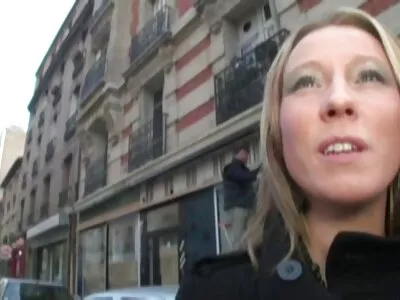 Twee wellustige tiroler sex filmpjes lesbiennes behandelen elkaar met likjes en kusjes