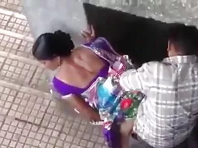 Drie ondeugende besties aanbidden elkaars natte  kutje in bed