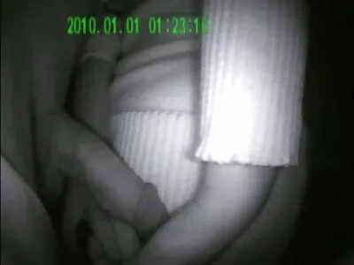 Haar korte sex filmpjes grote ronde kont ziet er geweldig uit als hij op zijn hengel stuitert