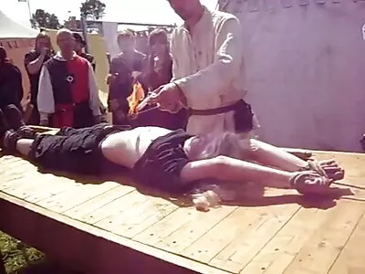 Amateur stel besloot een nachtelijke  video te maken van wat seksueel plezier